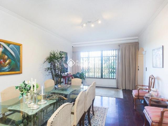 Casa / Sobrado Comercial para Locação em Porto Alegre/RS Três Figueiras 4 Quartos