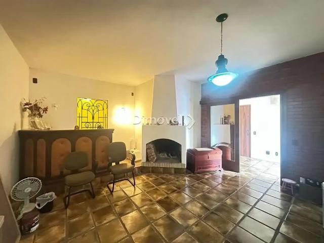 Casa / Sobrado Comercial para Locação em Porto Alegre/RS Tristeza 4 Quartos