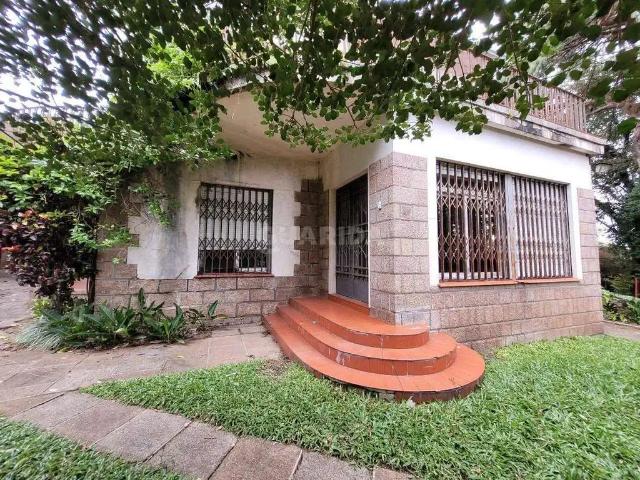 Casa / Sobrado Comercial para Locação em Porto Alegre/RS Tristeza 4 Quartos