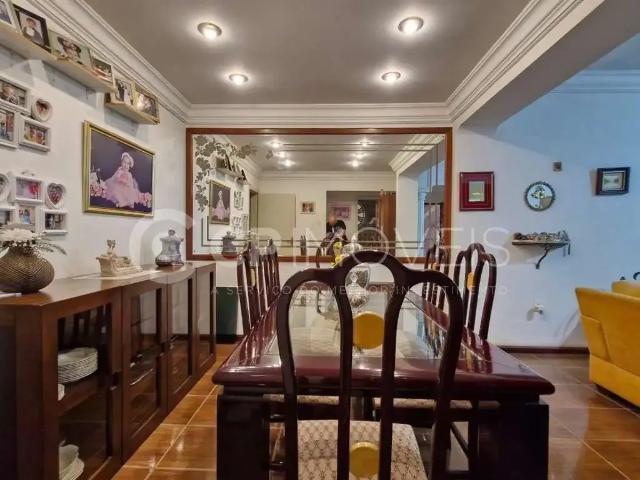 Casa / Sobrado Comercial para Locação em Porto Alegre/RS Vila Ipiranga 4 Quartos