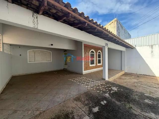 Casa / Sobrado Comercial para Locação em Presidente Prudente/SP Jardim Bongiovani 3 Quartos
