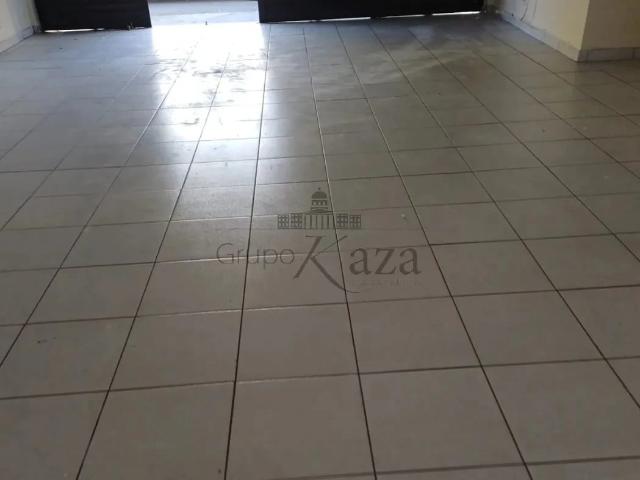 Casa / Sobrado Comercial para Locação em São José dos Campos/SP Vila Maria