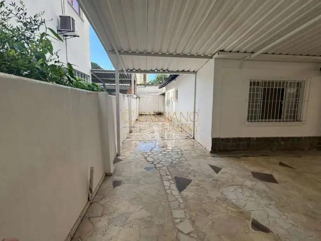 Casa / Sobrado Comercial para Locação em São José dos Campos/SP Vila Adyana