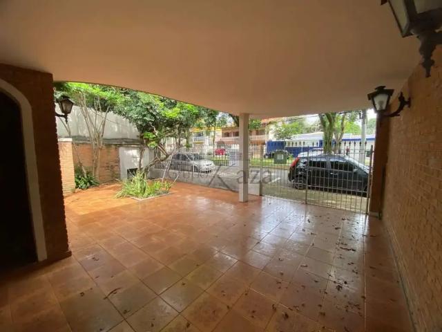 Casa / Sobrado Comercial para Locação em São José dos Campos/SP Vila Betânia 2 Quartos