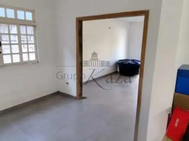 Casa / Sobrado Comercial para Locação em São José dos Campos/SP Vila Ema 4 Quartos