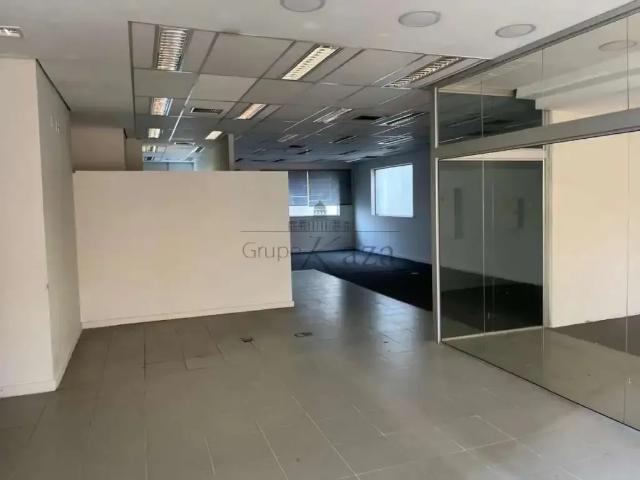 Casa / Sobrado Comercial para Locação em São José dos Campos/SP Vila Industrial