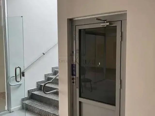 Casa / Sobrado Comercial para Locação em São José dos Campos/SP Vila Industrial