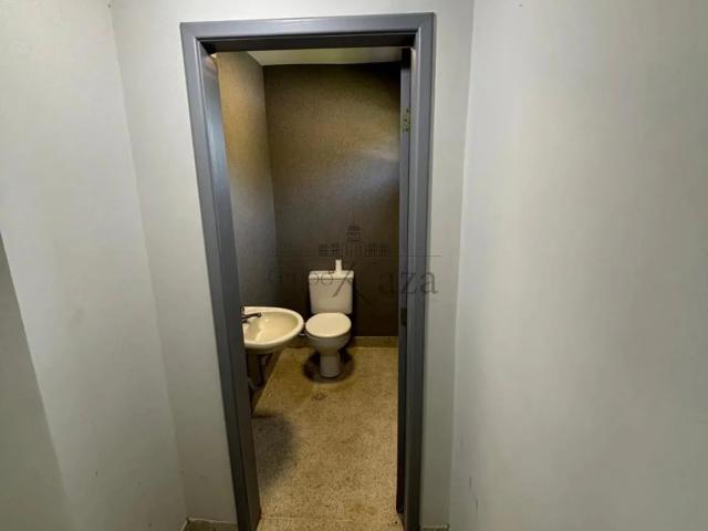 Casa / Sobrado Comercial para Locação em São José dos Campos/SP Condomínio Reserva do Paratehy