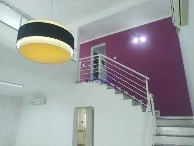 Casa / Sobrado Comercial para Locação em São José dos Campos/SP Jardim América 4 Quartos