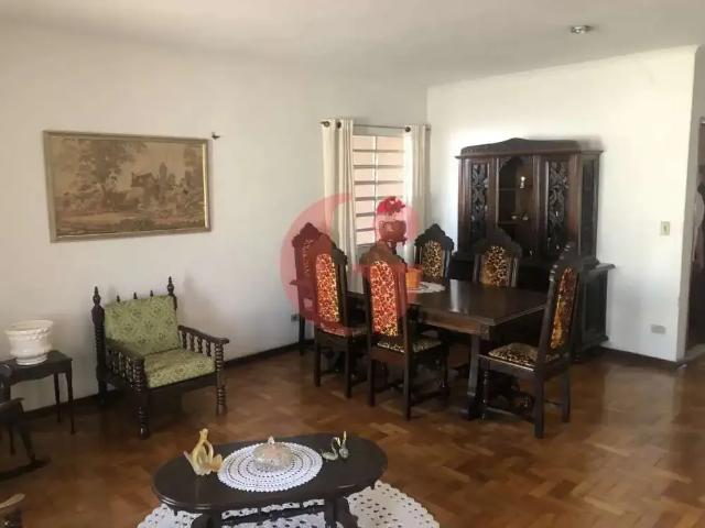 Casa / Sobrado Comercial para Locação em São José dos Campos/SP Jardim das Indústrias
