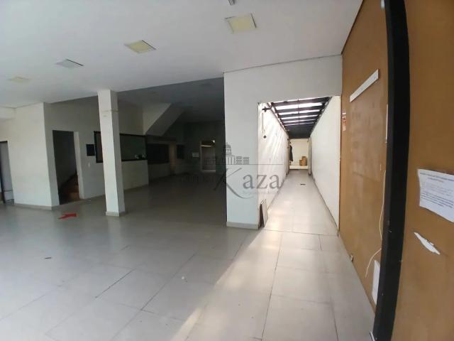 Casa / Sobrado Comercial para Locação em São José dos Campos/SP Jardim Satélite 3 Quartos