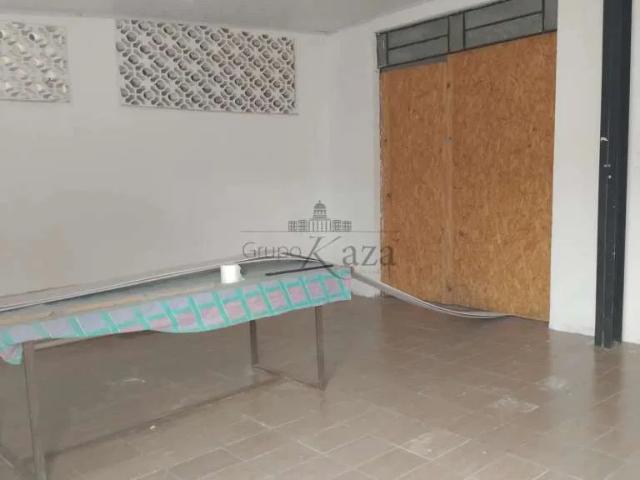 Casa / Sobrado Comercial para Locação em São José dos Campos/SP Jardim Satélite 2 Quartos