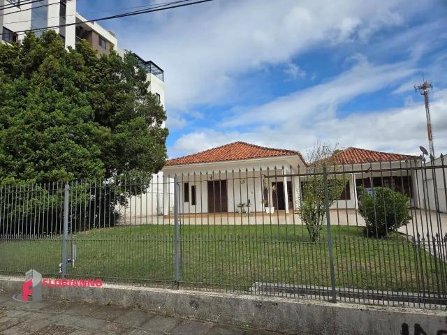 Casa / Sobrado Comercial para Locação em São José dos Pinhais/PR Centro