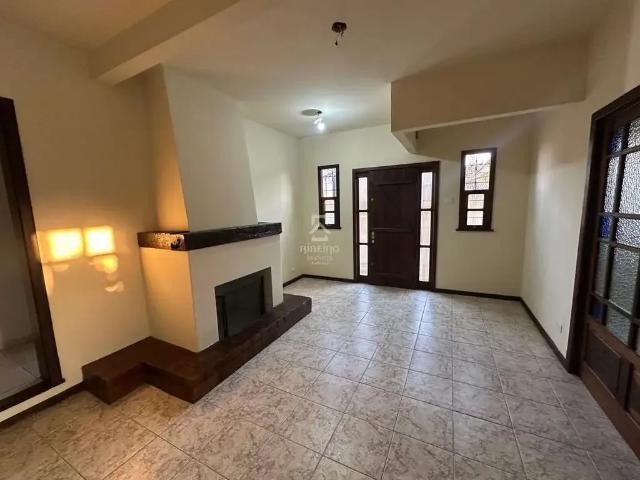 Casa / Sobrado Comercial para Locação em São José dos Pinhais/PR Centro