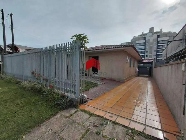 Casa / Sobrado Comercial para Locação em São José dos Pinhais/PR São Pedro