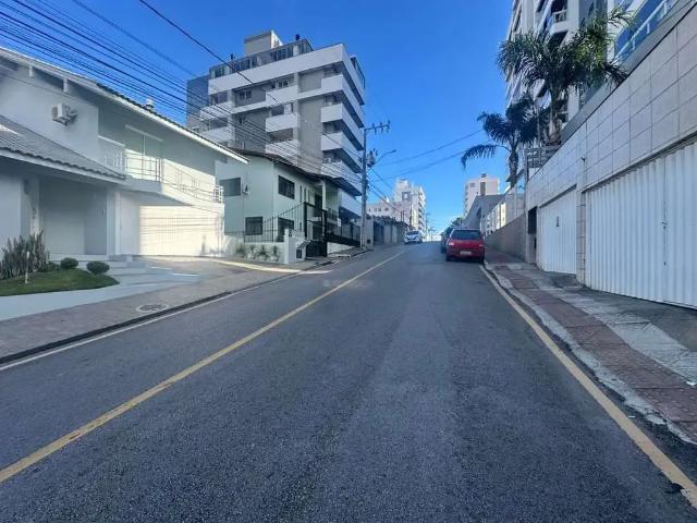 Casa / Sobrado Comercial para Locação em São José/SC Barreiros 4 Quartos