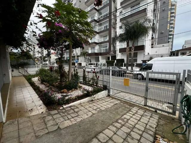 Casa / Sobrado Comercial para Locação em São José/SC Barreiros 6 Quartos