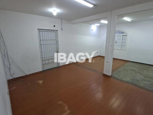 Casa / Sobrado Comercial para Locação em São José/SC Kobrasol