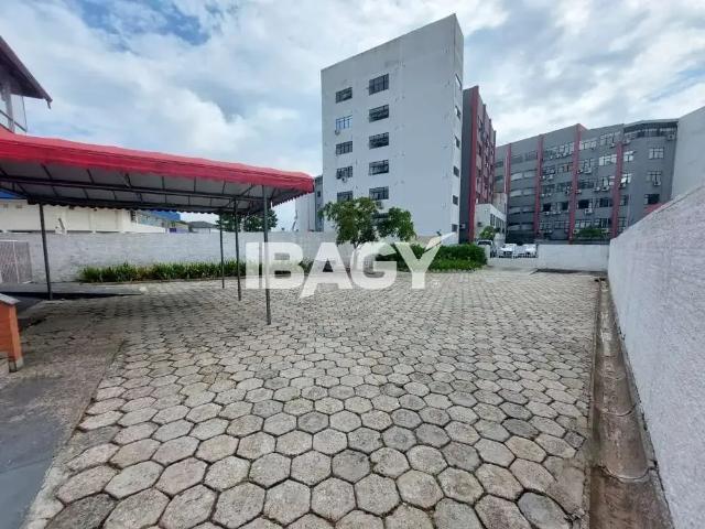 Casa / Sobrado Comercial para Locação em São José/SC Praia Comprida 4 Quartos