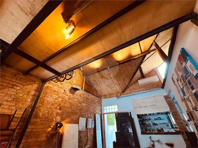 Casa / Sobrado Comercial para Locação em São Paulo/SP Barra Funda 2 Quartos
