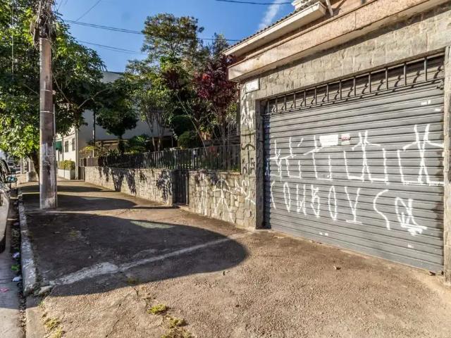 Casa / Sobrado Comercial para Locação em São Paulo/SP Bosque da Saúde