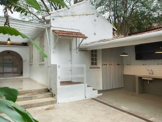 Casa / Sobrado Comercial para Locação em São Paulo/SP Jardim das Bandeiras
