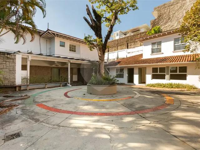 Casa / Sobrado Comercial para Locação em São Paulo/SP Pacaembu
