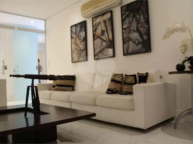 Casa / Sobrado Comercial para Locação em São Paulo/SP Pacaembu 9 Quartos