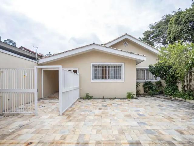 Casa / Sobrado Comercial para Locação em São Paulo/SP Vila Madalena