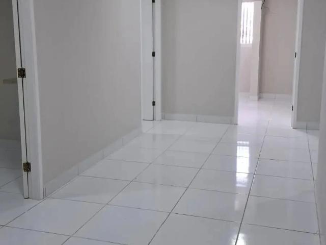 Casa / Sobrado Comercial para Locação em Salvador/BA Caminho das Árvores 3 Quartos
