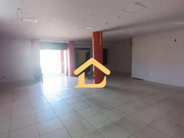 Casa / Sobrado Comercial para Locação em Salvador/BA Itapuã 4 Quartos