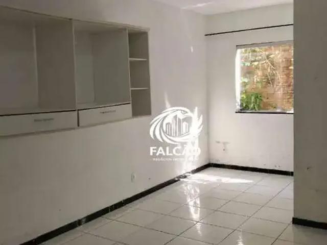 Casa / Sobrado Comercial para Locação em Salvador/BA São Cristóvão 5 Quartos