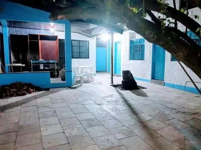Casa / Sobrado Comercial para Locação em Salvador/BA Pituaçu 10 Quartos