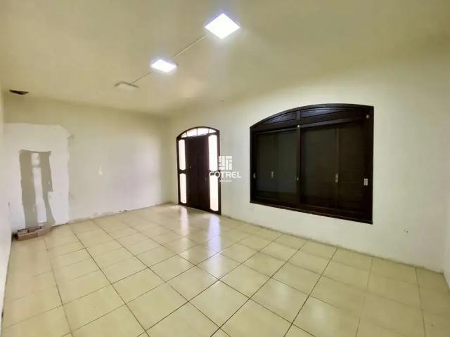 Casa / Sobrado Comercial para Locação em Santa Maria/RS Pé de Plátano 4 Quartos