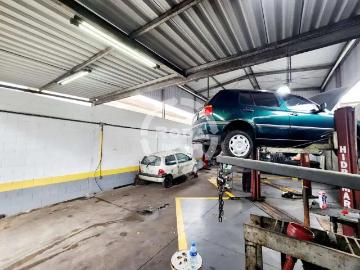 Casa / Sobrado Comercial para Locação em Santos/SP Estuário 2 Quartos