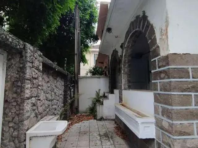Casa / Sobrado Comercial para Locação em Santos/SP Gonzaga