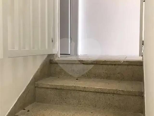 Casa / Sobrado Comercial para Locação em Taboão da Serra/SP Jardim da Glória 2 Quartos