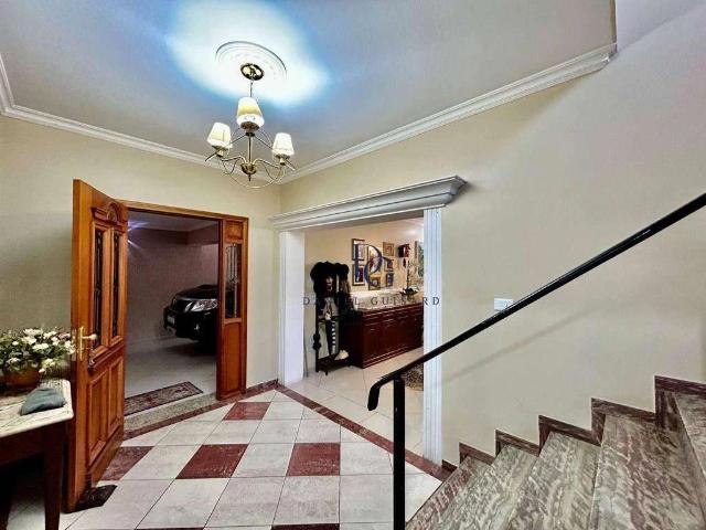 Casa / Sobrado Comercial para Locação em Taubaté/SP Centro 4 Quartos