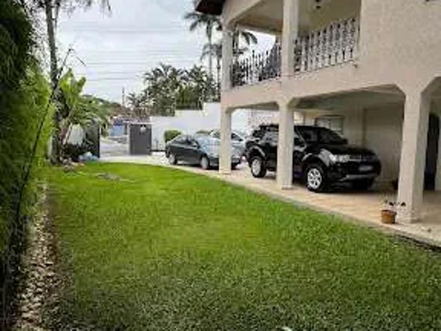 Casa / Sobrado Comercial para Locação em Taubaté/SP Jardim das Nações 4 Quartos