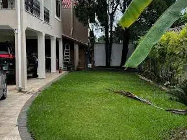 Casa / Sobrado Comercial para Locação em Taubaté/SP Jardim das Nações 4 Quartos