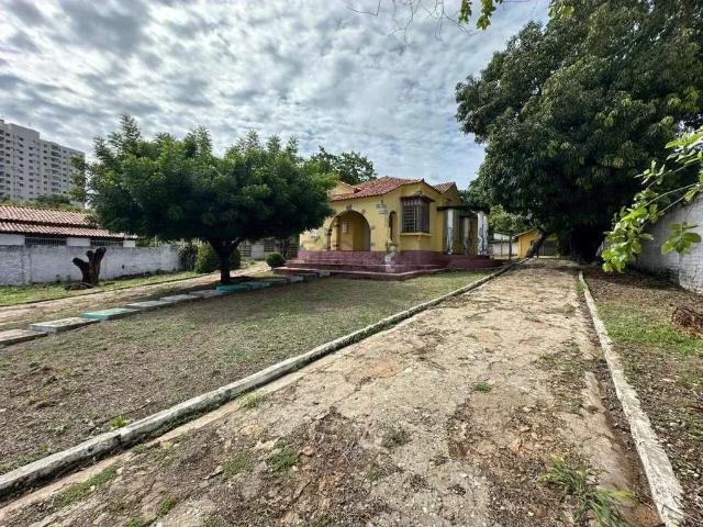 Casa / Sobrado Comercial para Locação em Teresina/PI Piçarra 4 Quartos