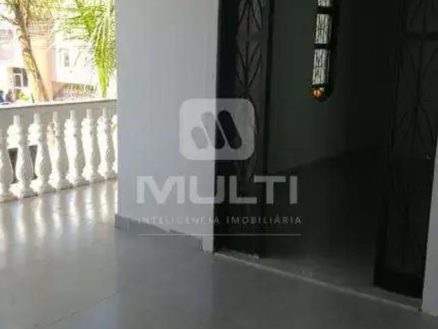 Casa / Sobrado Comercial para Locação em Uberlândia/MG Brasil 4 Quartos