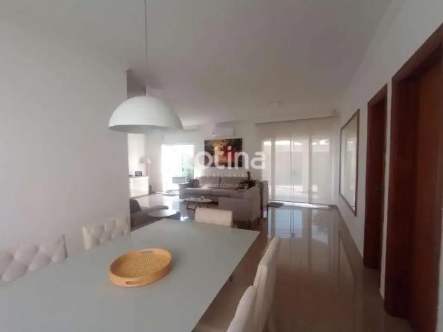 Casa / Sobrado Comercial para Locação em Uberlândia/MG Cidade Jardim 3 Quartos