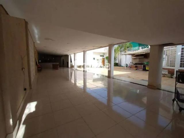 Casa / Sobrado Comercial para Locação em Uberlândia/MG Martins 5 Quartos
