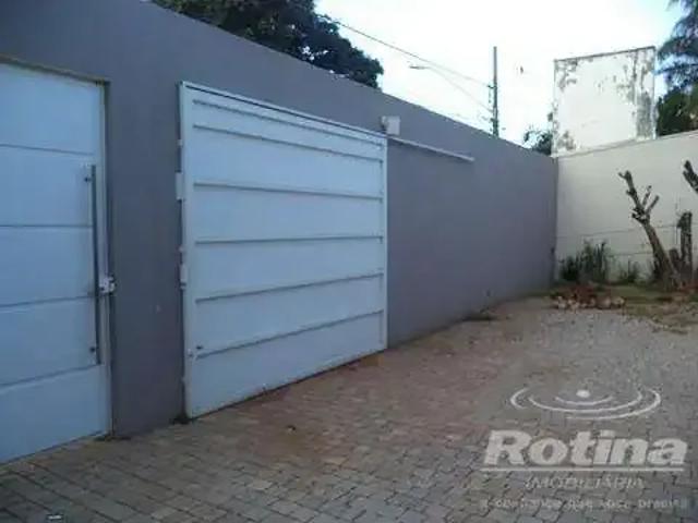 Casa / Sobrado Comercial para Locação em Uberlândia/MG Morada da Colina 4 Quartos