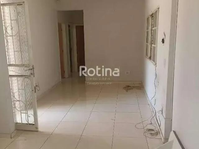 Casa / Sobrado Comercial para Locação em Uberlândia/MG Santa Mônica 3 Quartos
