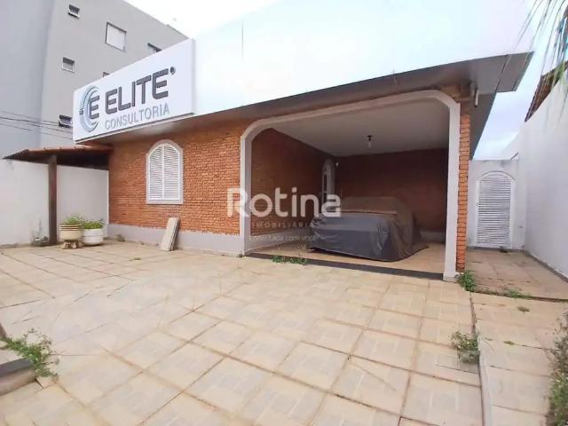 Casa / Sobrado Comercial para Locação em Uberlândia/MG Saraiva 4 Quartos