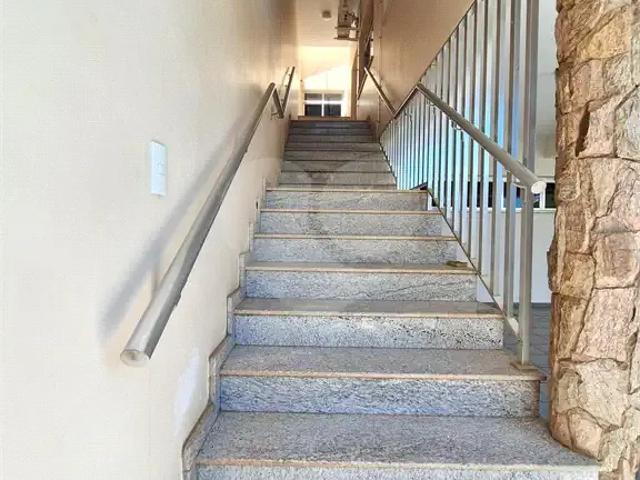 Casa / Sobrado Comercial para Locação em Vinhedo/SP Santa Rosa 4 Quartos