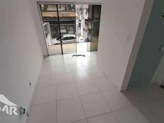 Casa / Sobrado Comercial para Locação em Volta Redonda/RJ Vila Santa Cecília 2 Quartos