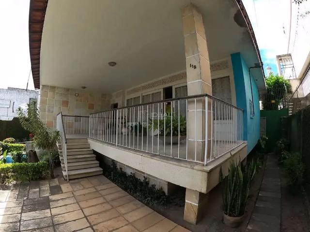 Casa / Sobrado Comercial para Venda em Campos dos Goytacazes/RJ Centro 4 Quartos